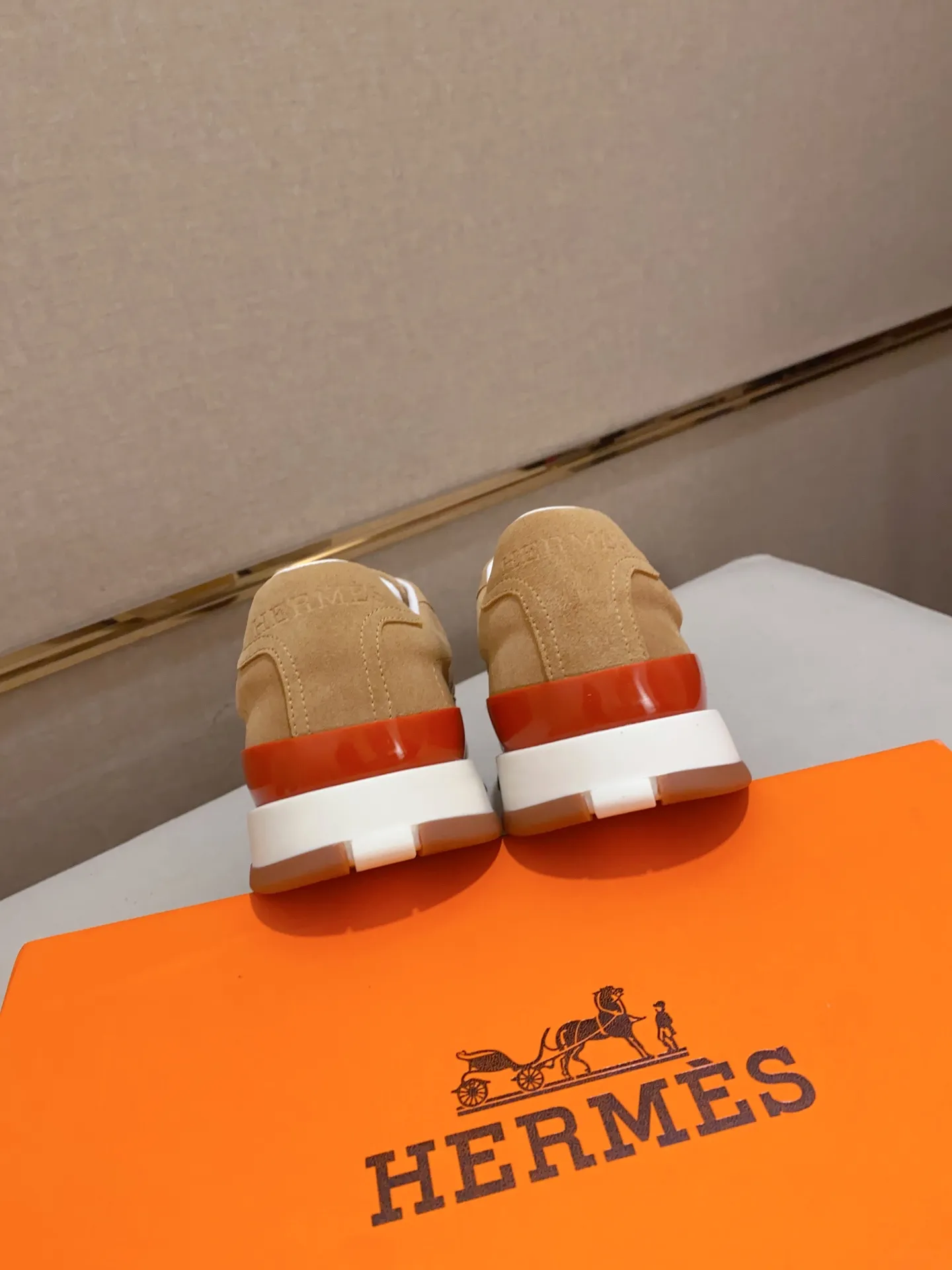 Ex-factory price: 500💰《HERMES》【Classic Original Version】Hermès; Top 🔝 Purchasing Agency 🔍🔍Men's latest 🇺🇸 counters are sold simultaneously, original imported from Italy ▲▲First-layer cowhide ▲▲ (high-end, extravagance and class) times) Exquisite workmanship (Italian 🇮🇹Imported water-dyed 🐂cowhide lining) sole: Original sole provided by the original factory, ⚠️exclusive double-layer activity·TPR·rubber·combined molded outsole; super comfortable·wear-resistant·non-slip·environmental protection The real thing is more beautiful if you take the real thing (high quality, follow the order), you can enter and exit the counter at will * Number of yards: 38·39·40·41·42·43·44# (can be customized 45.)